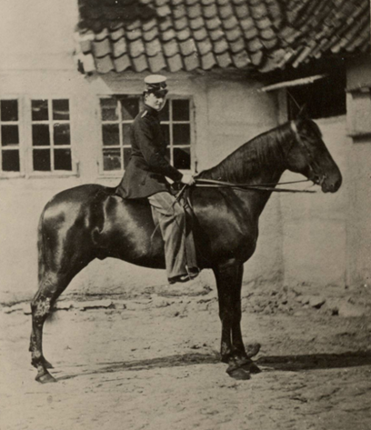 Kronprinse Frederik 8. til hest(2)